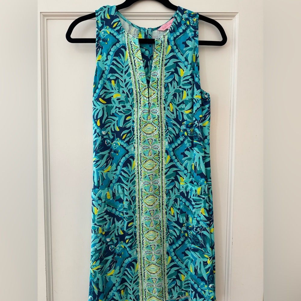 Lilly Pulitzer dress sz 6 
Blues, greens, yellow w/gorgeous zipper & tassel